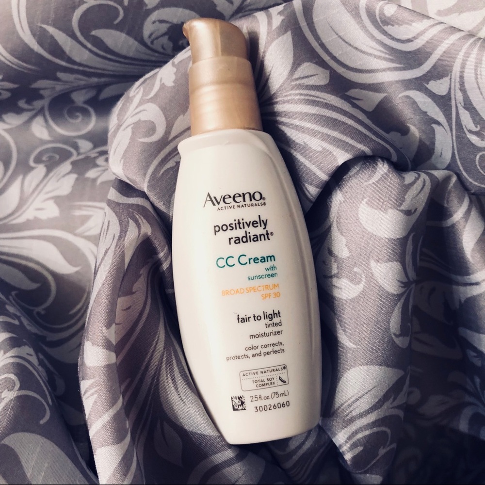 Aveeno Positively Radiant CC Cream - Fair to light